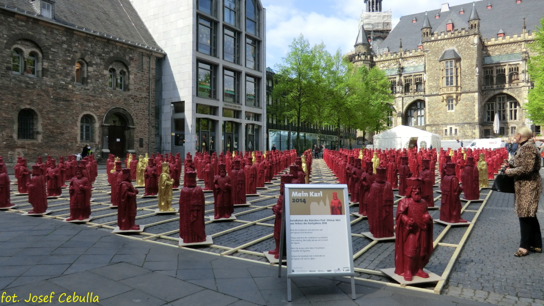 (2014.04.09)_Aachen - Katschhof - Installation des Knstlers Prof. Ottmar Hrl aus Anlass des Karlsjahres 2014