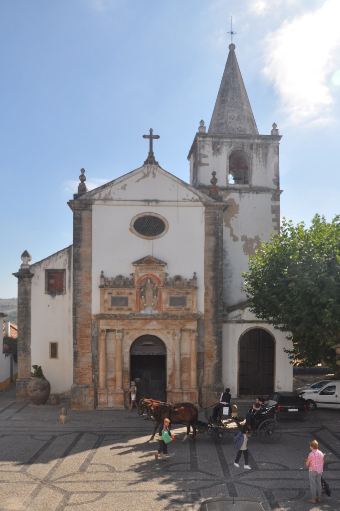 ÓBIDOS (Concelho de Óbidos), 16.09.2013, Blick auf die Igreja Matriz de Santa Maria