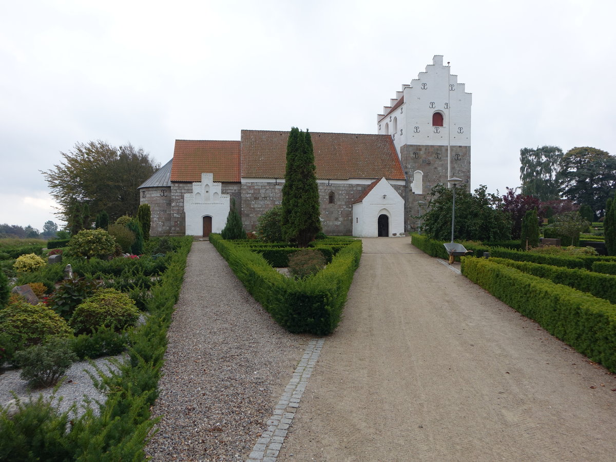 Øster Hornum, evangelische Kirche aus Granitquadern (22.09.2020)