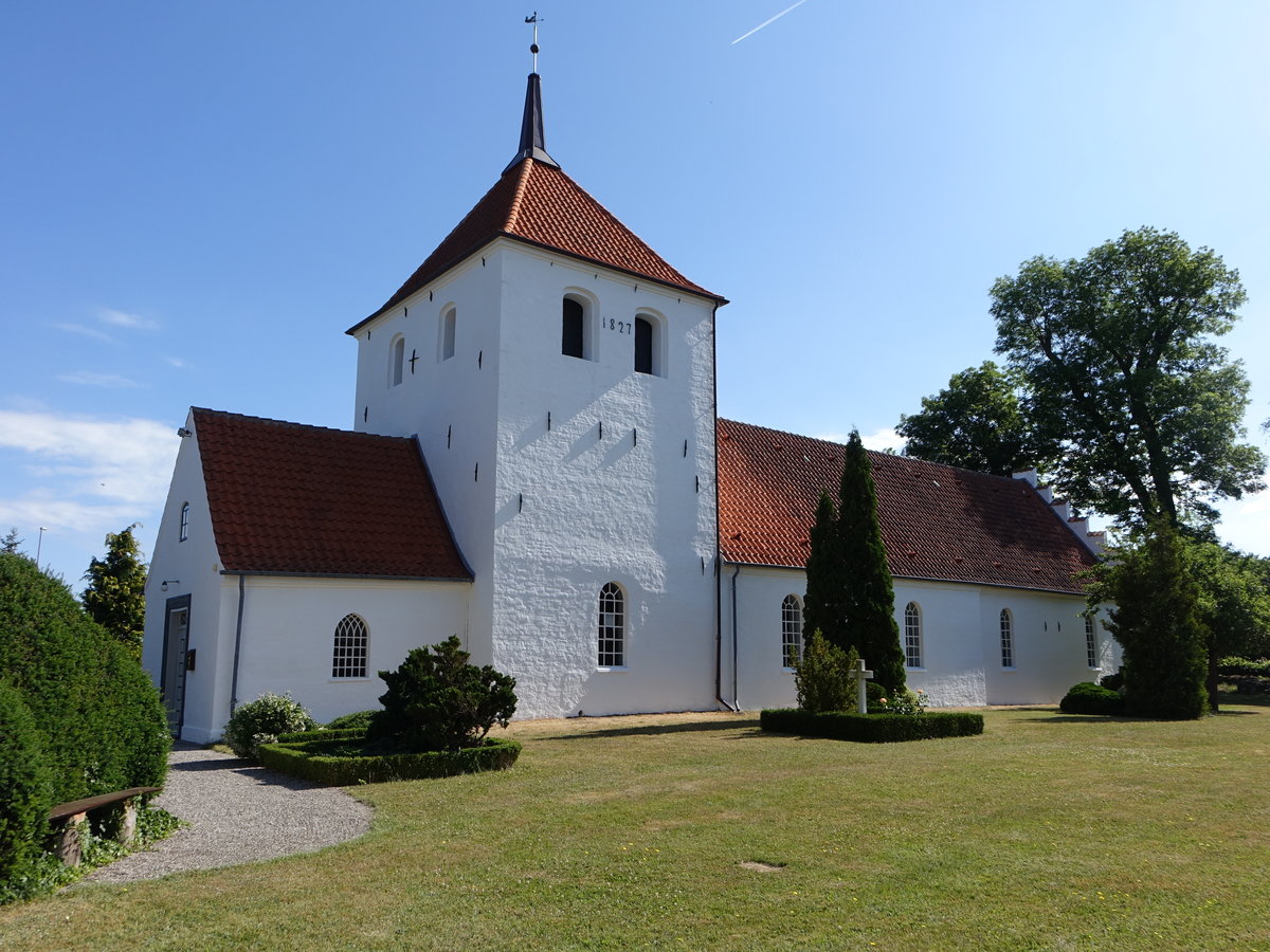 strup, romanische Ev. Kirche, erbaut im 11. Jahrhundert (06.06.2018)