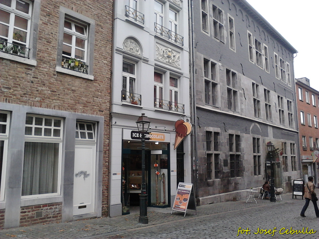 (25.10.2013)_Aachen -Pontstrae - Zeitungsmuseum