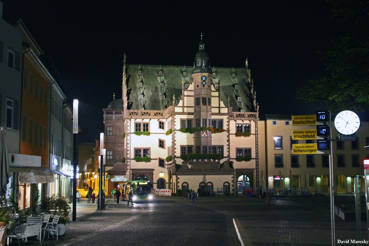 31.10.2014 das Schweinfurter Rathaus bei Dunkelheit. 