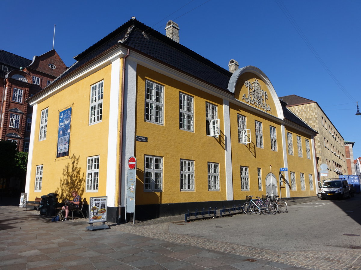 Aalborg, Rathaus am Gammel Torv, sptbarockes Gebude erbaut von 1757 bis 1762 von Daniel Popp (08.06.2018)
