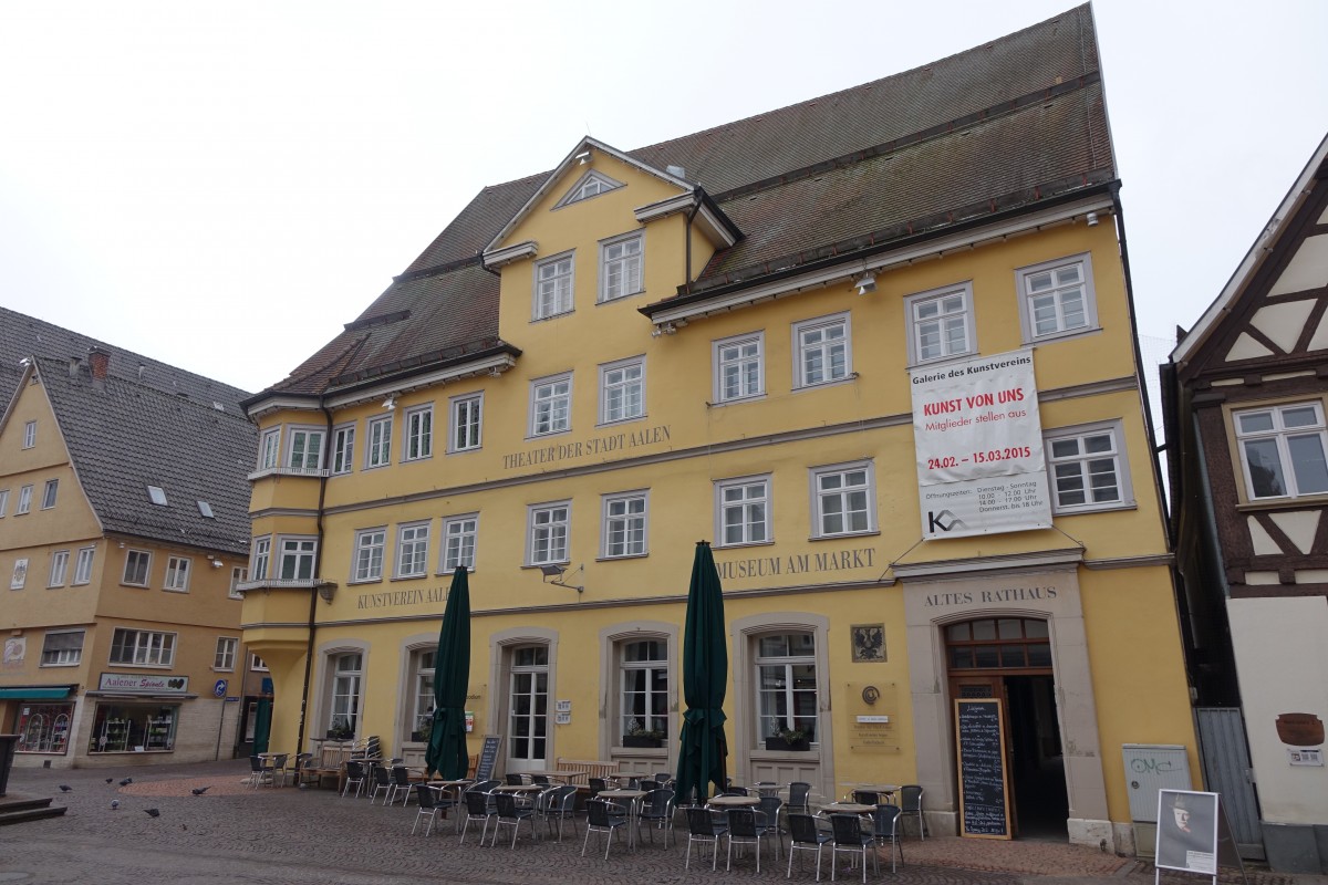 Aalen, Altes Rathaus mit Stadttheater am Marktplatz (15.02.2015)