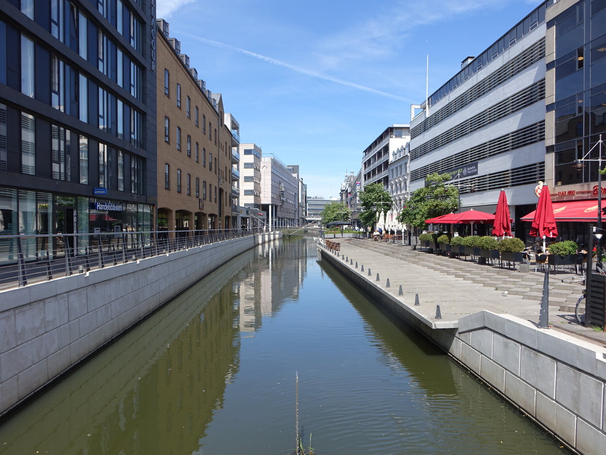 Aarhus, Gastronomie am Aboulevarden am Aarhus Kanal (07.06.2018)