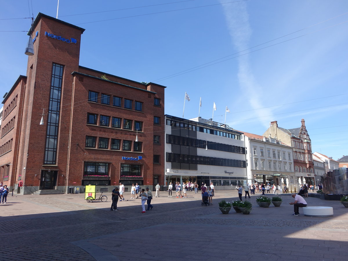 Aarhus, Gebude am Domkirkepladsen in der Innenstadt (07.06.2018)