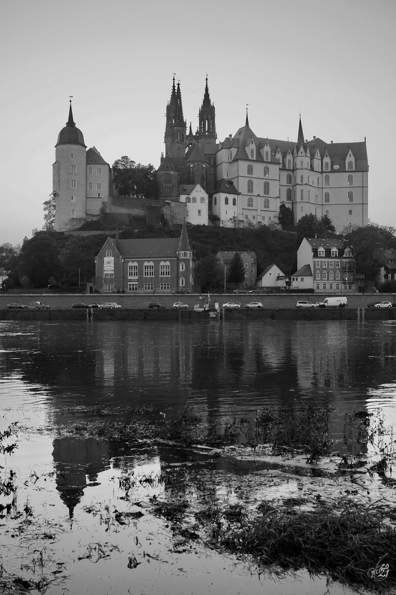 Abendlicher Blick ber die Elbe auf den Burgberg von Meien mit der Albrechtsburg und dem Dom. (Oktober 2014)