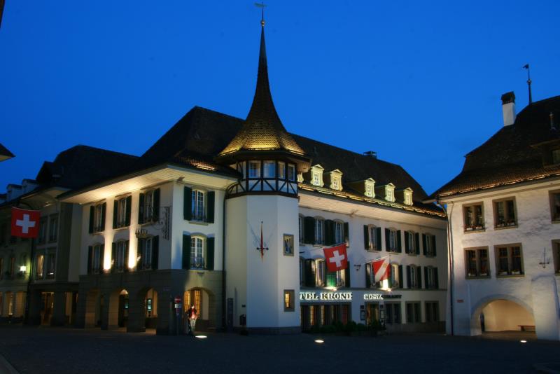 Abendlicher Spaziergang durch die Altstadt von Thun. Auf dem Marktplatz; 12.06.2013