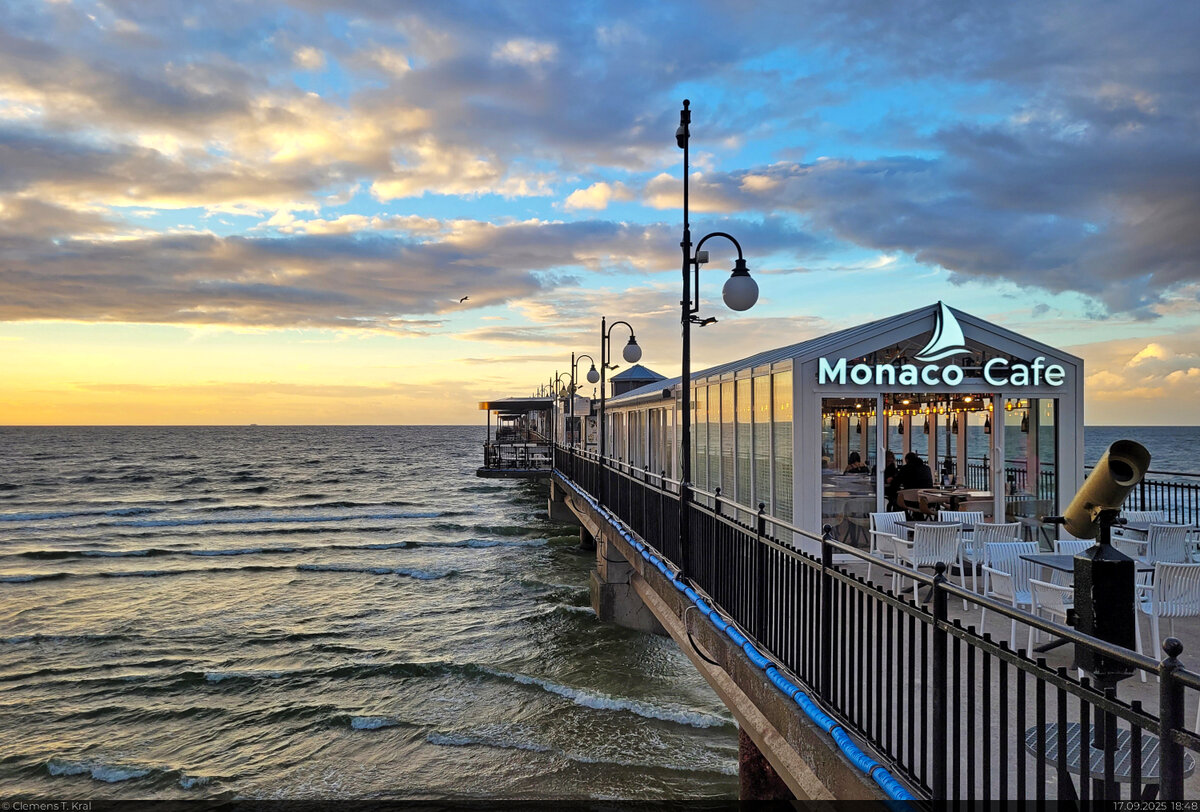 Abendstimmung auf der Seebr�cke von Międzyzdroje / Misdroy (PL) auf der Ostsee-Insel Wolin. Sie ist 395 Meter lang. Hier befindet sich auch ein Caf�.

🕓 17.9.2025 | 18:48 Uhr