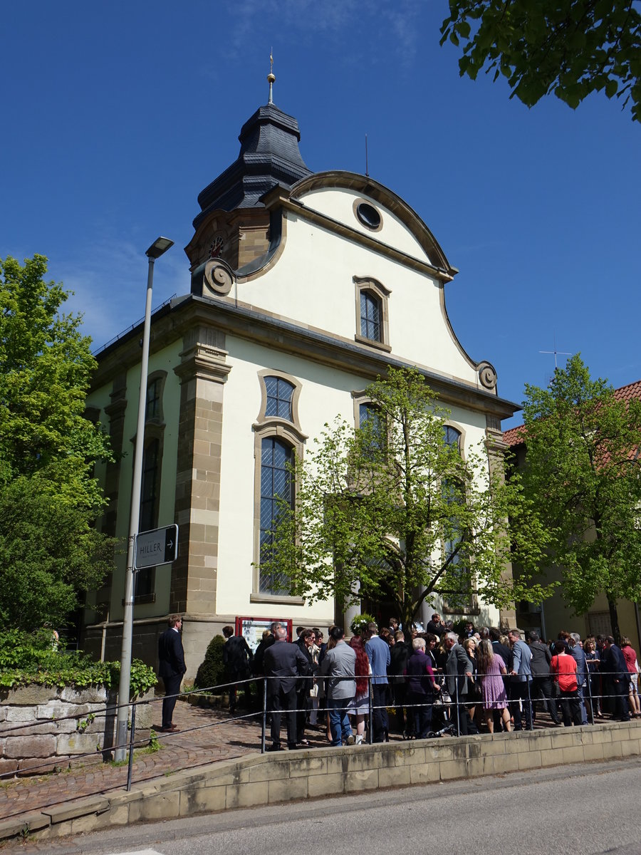 Abstatt, die evangelische Stephanuskirche wurde 1766 sptbarock auf den berresten eines lteren, gotischen Vorgngerbaus errichtet und nach einem Brand 1899 durch Heinrich Dolmetsch neu erbaut (29.04.2018)