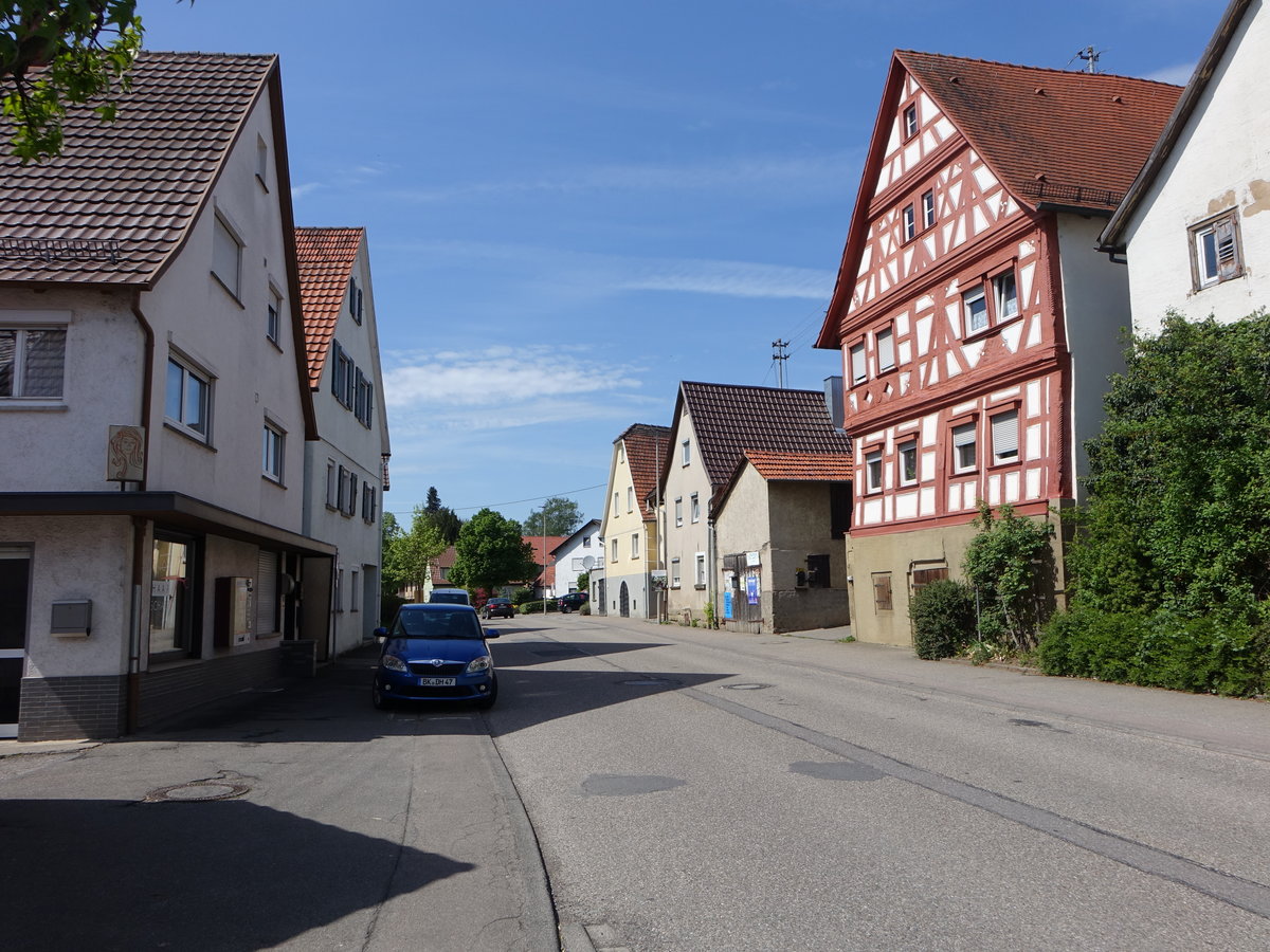 Abstatt, Fachwerkhaus und Gebude in der Rathausstrae (29.04.2018)