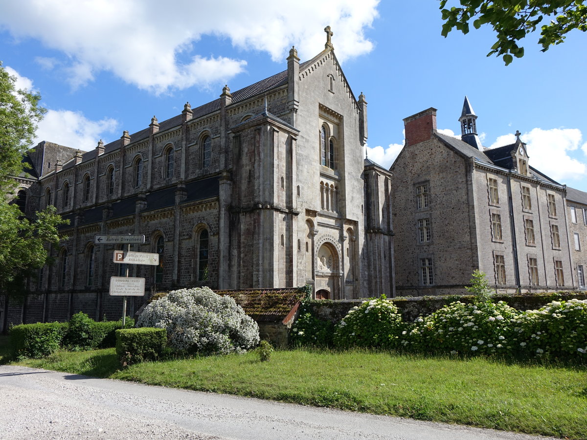 Abtei Montebourg, erbaut im 14. Jahrhundert unter Abt Abb Pierre Ozenne IV (13.07.2016)