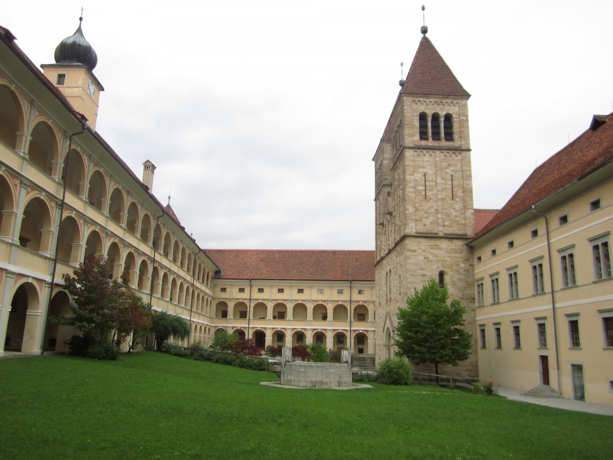 Abtei Seckau, erbaut ab 1640 durch P. Carlone, Arkadenhof (03.10.2013)