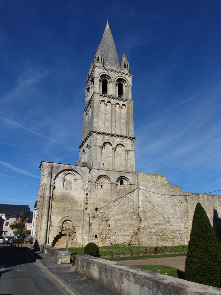 Abteikirche Notre-Dame in Deols, erbaut ab 917 durch Ebbes le Noble (30.10.2015)