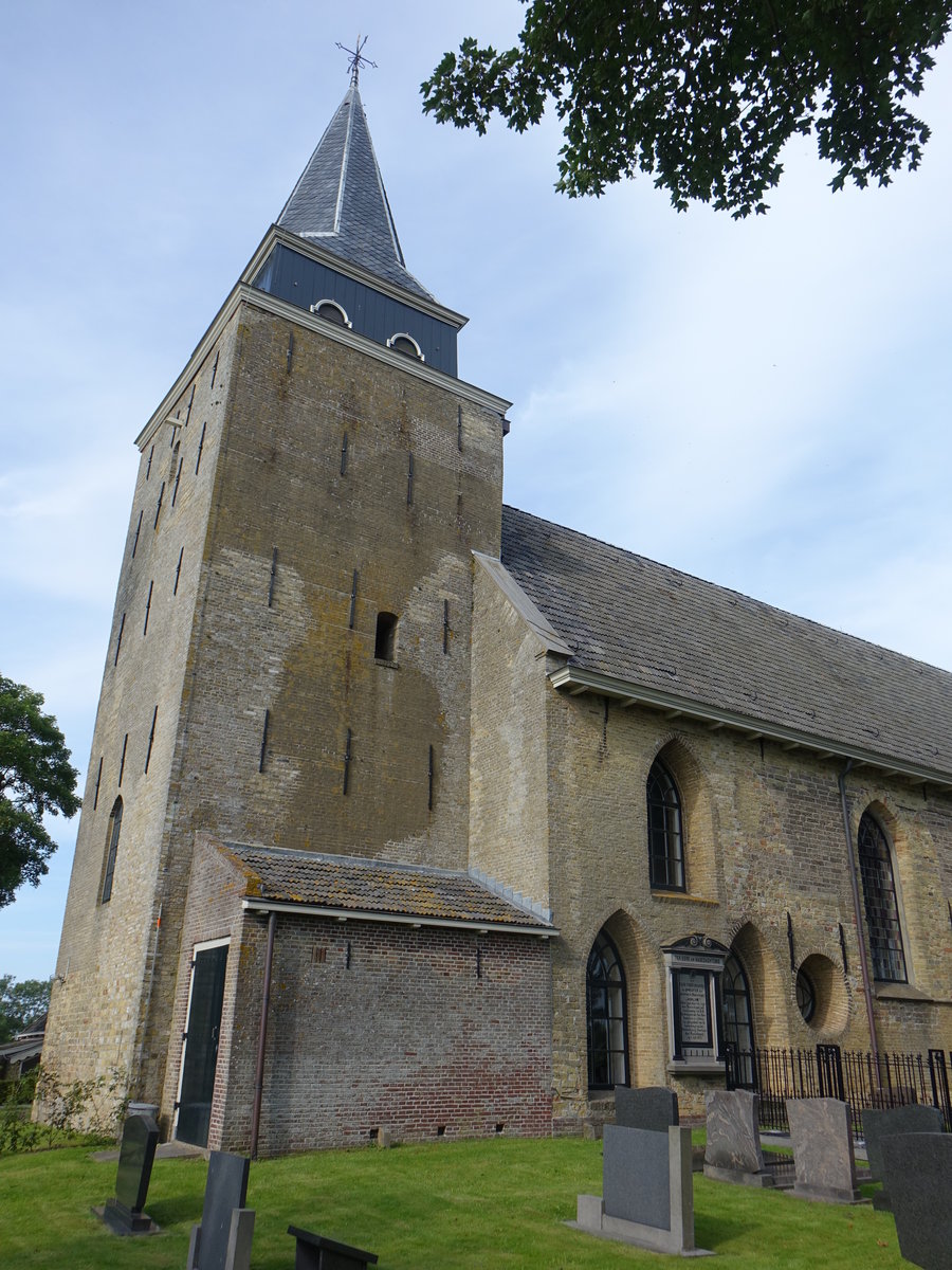 Achlum, niederl. Ref. St. Gertrudis Kirche, erbaut im 12. Jahrhundert (26.07.2017)