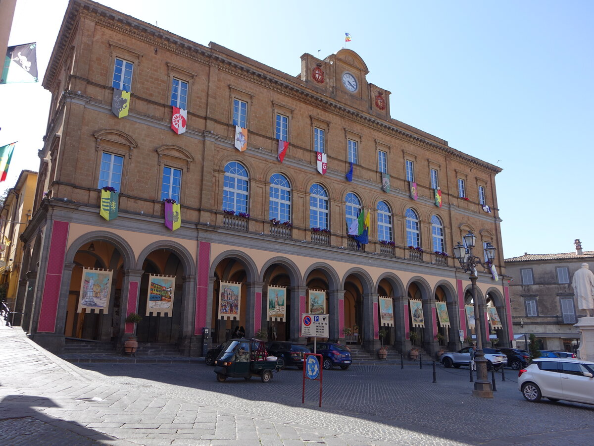 Acquapendente, Rathaus an der Piazza Girolamo Fabrizio (21.05.2022)