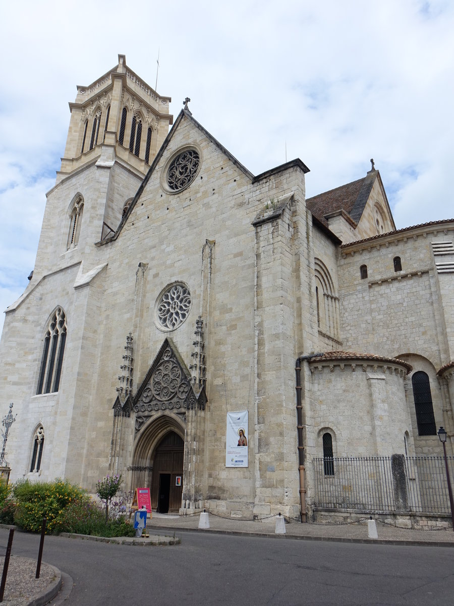 Agen, Kollegiatskirche Saint-Caprais, erbaut im 11. Jahrhundert (28.07.2018)