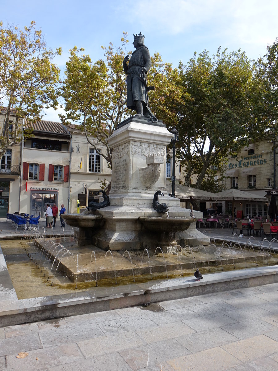 Aigues-Mortes, Denkmal des Hl. Ludwig in der Rue Pasteur (28.09.2017)