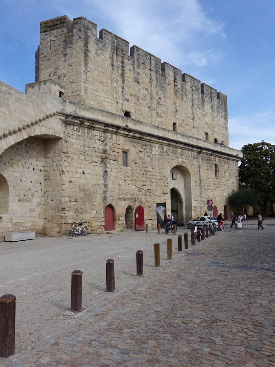 Aigues-Mortes, Stadttor Porte de la Gardette am Place Anatole France (28.09.2017)