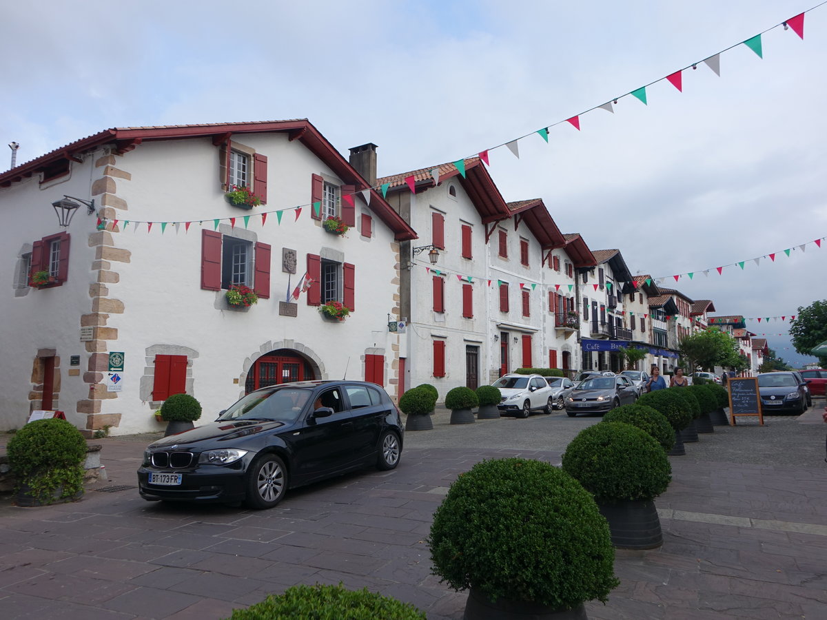 Ainhoa, historische Huser in der Strae Camino de Baztan Bidea (26.07.2018)