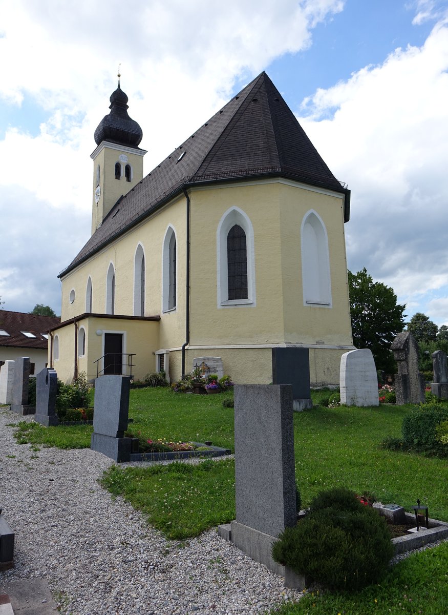 Aising, kath. Filialkirche St. Stephan, sptgotische Saalkirche, verputzter Backsteinbau, erbaut Ende des 15. Jahrhundert (03.07.2016)