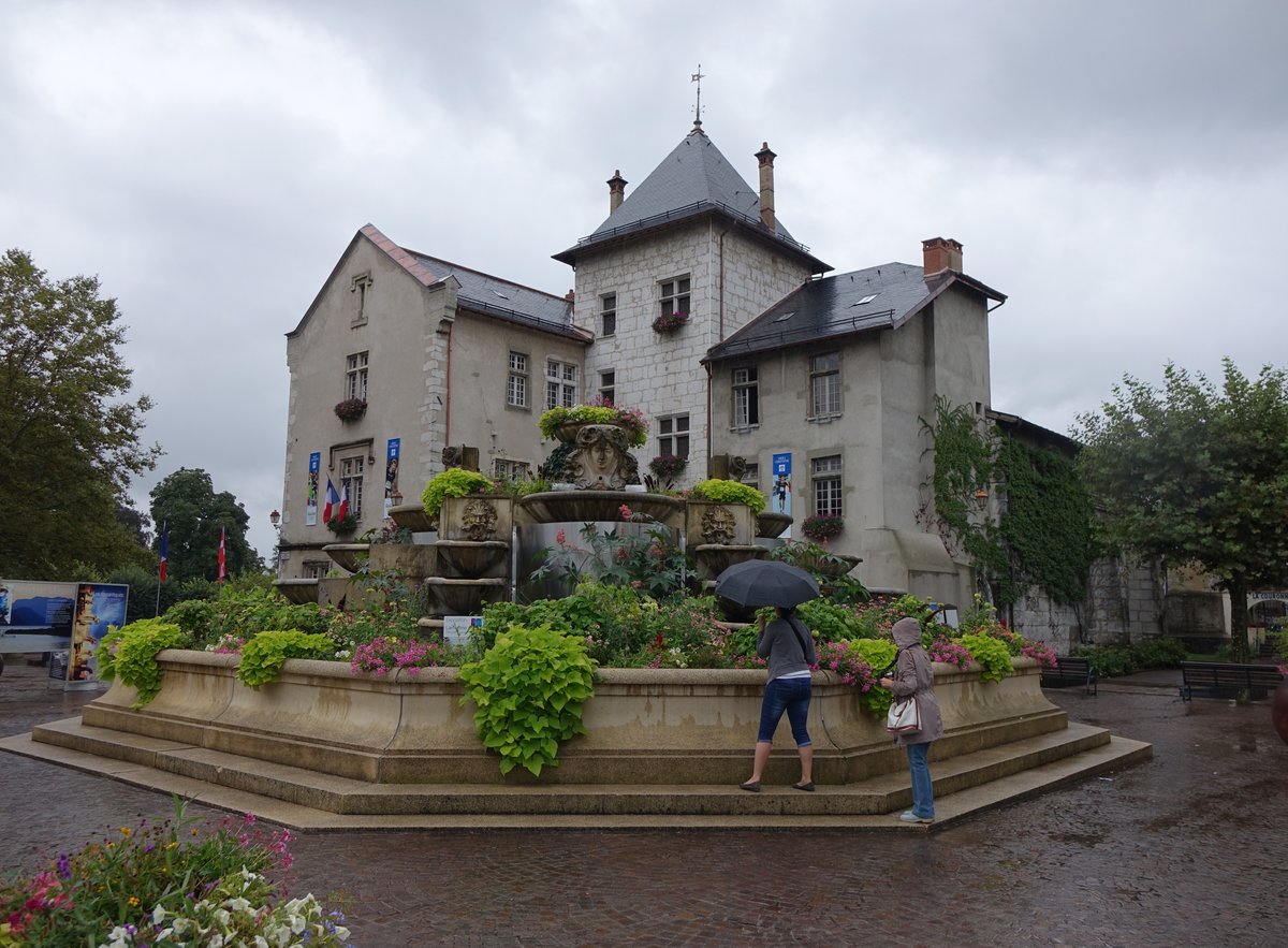 Aix-les-Bains, Schlo der Marquis d´Aix, heute Rathaus, erbaut im 16. Jahrhundert (17.09.2016)