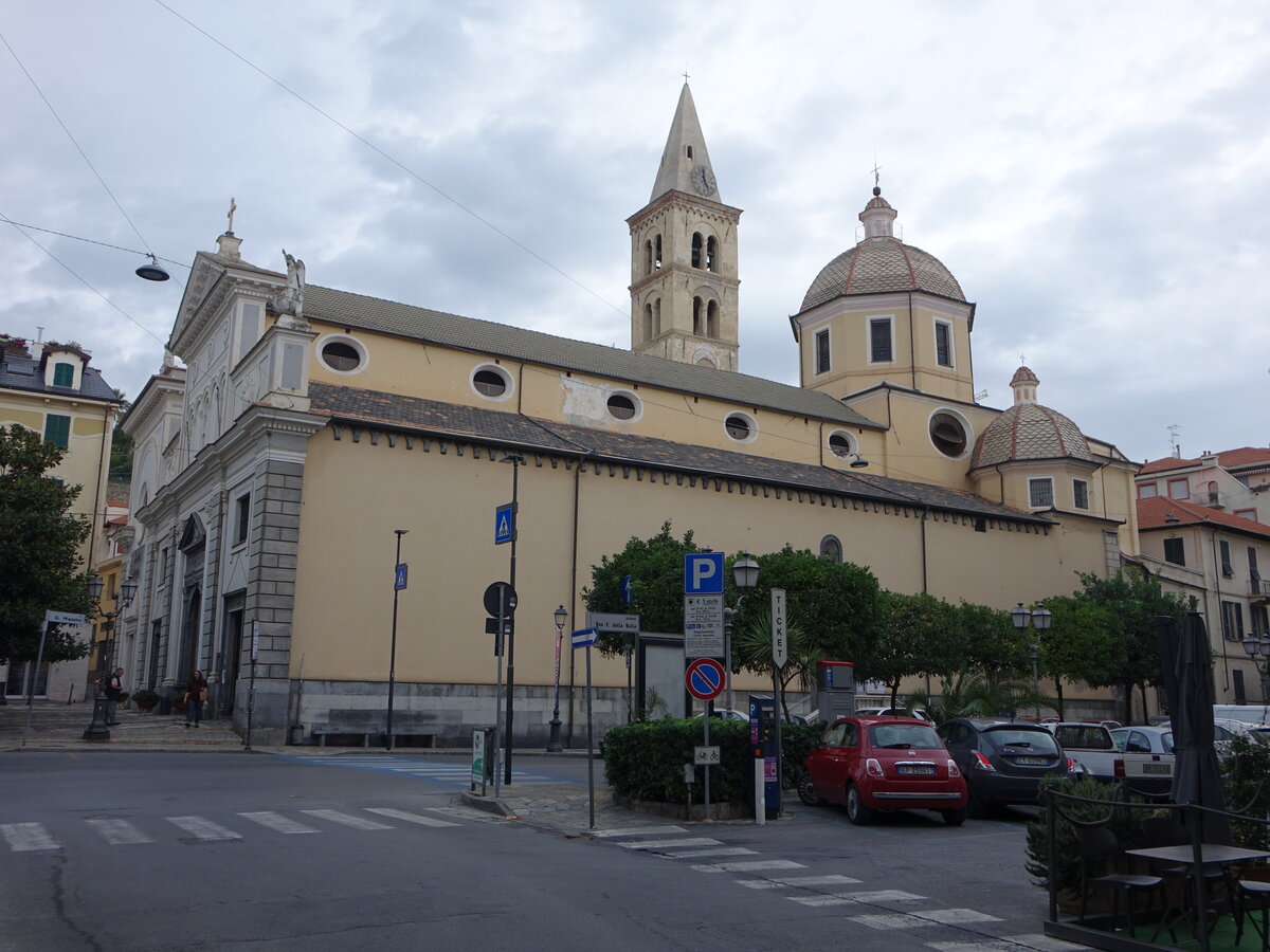 Alassio, Pfarrkirche St. Ambrogio, erbaut im 17. Jahrhundert (03.10.2021)