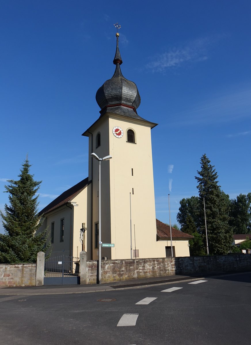 Albertshausen, Pfarrkirche St. Michael, erbaut von 1757 bis 1758 (07.07.2018)