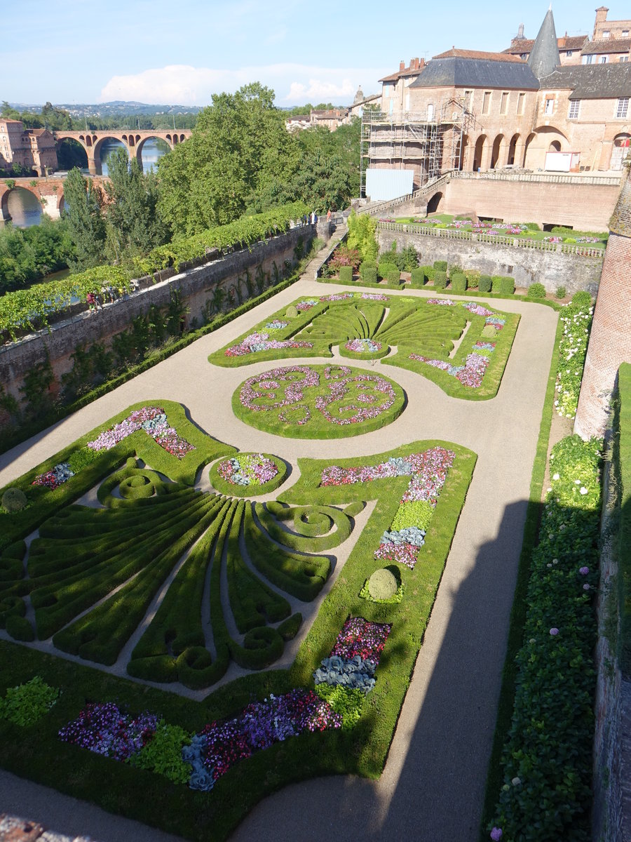 Albi, Jardin im Palais de la Berbie, erbaut im 17. Jahrhundert (30.07.2018)