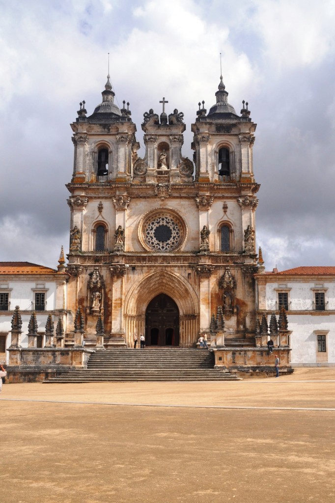 ALCOBAA (Concelho de Alcobaa), 27.09.2013, Hauptportal des Kloster