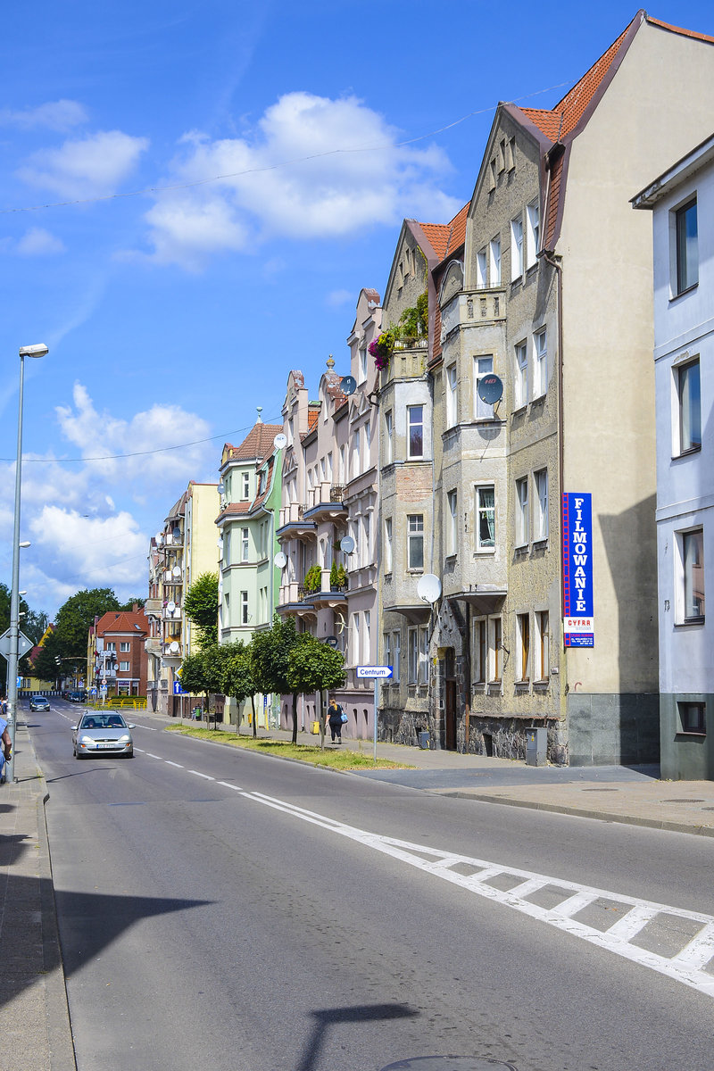 Aleja Wolności (bis 1945 Moltkestrae) in Lębork (Lauenburg in Pommern). Aufnahme: 19. August 2020.