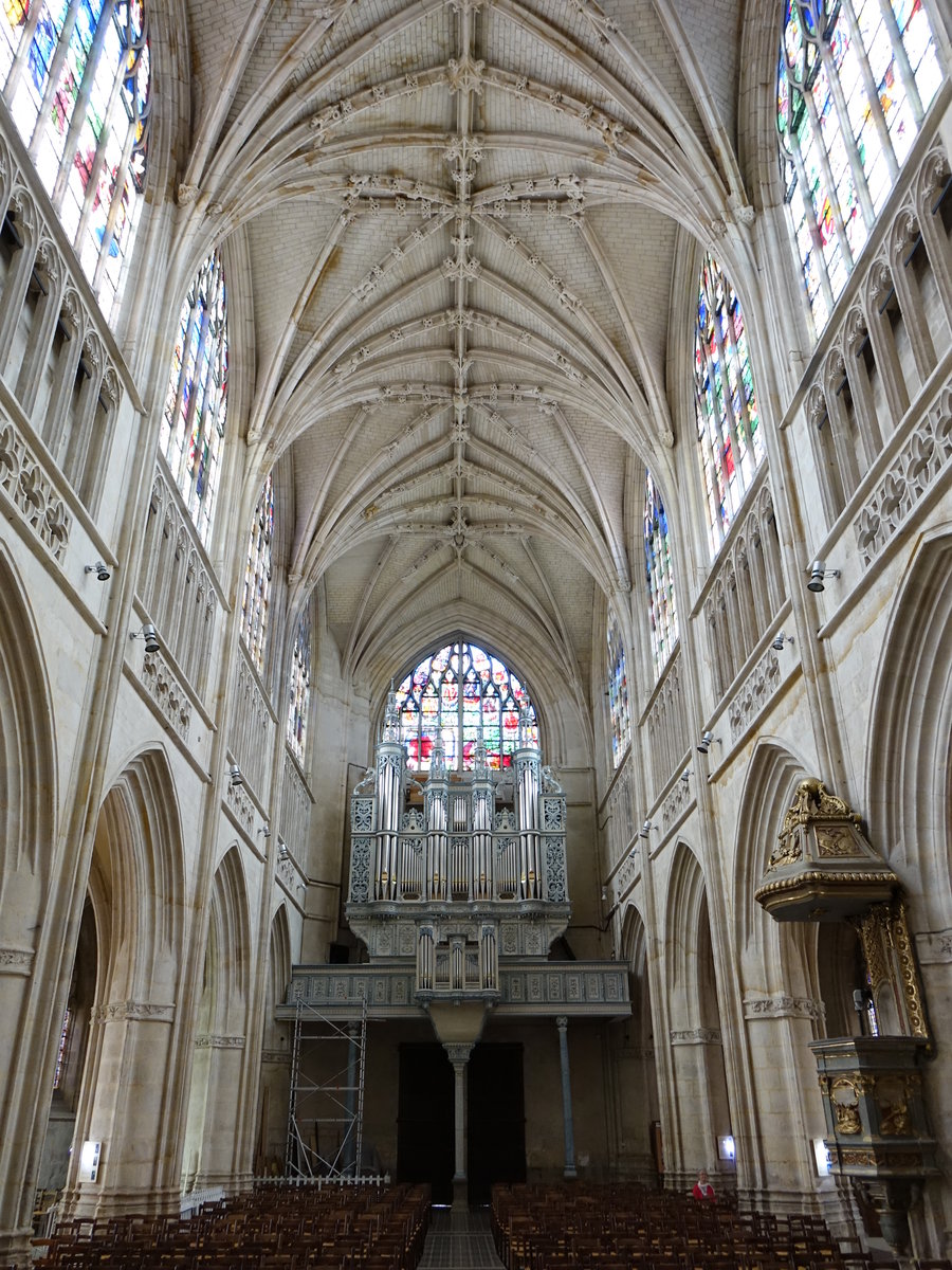 Alencon, Orgelempore in der Notre-Dame Kirche, Orgel aus dem 16. Jahrhundert (11.07.2016)