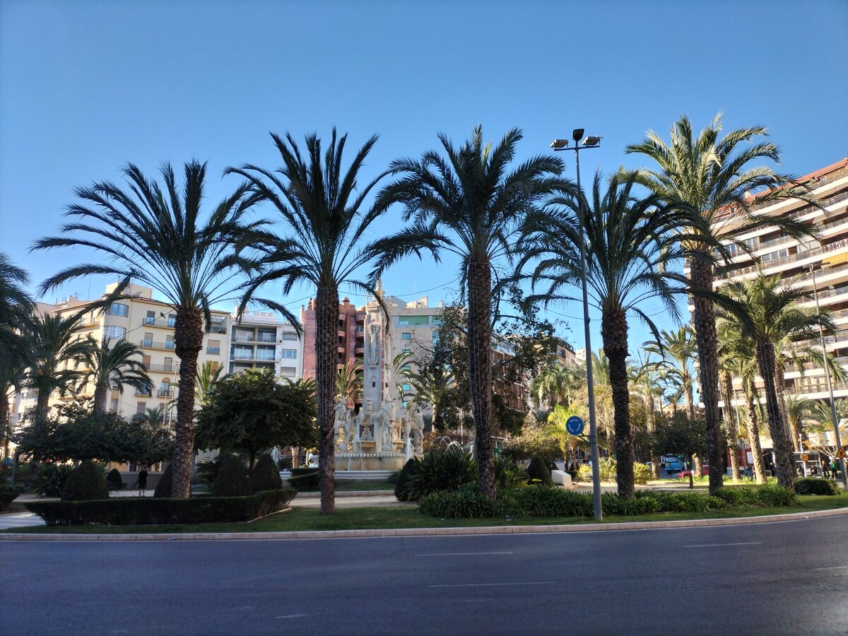 Alicante, Plaza de los Luceros, Pferdenplatz, 13.11.2023