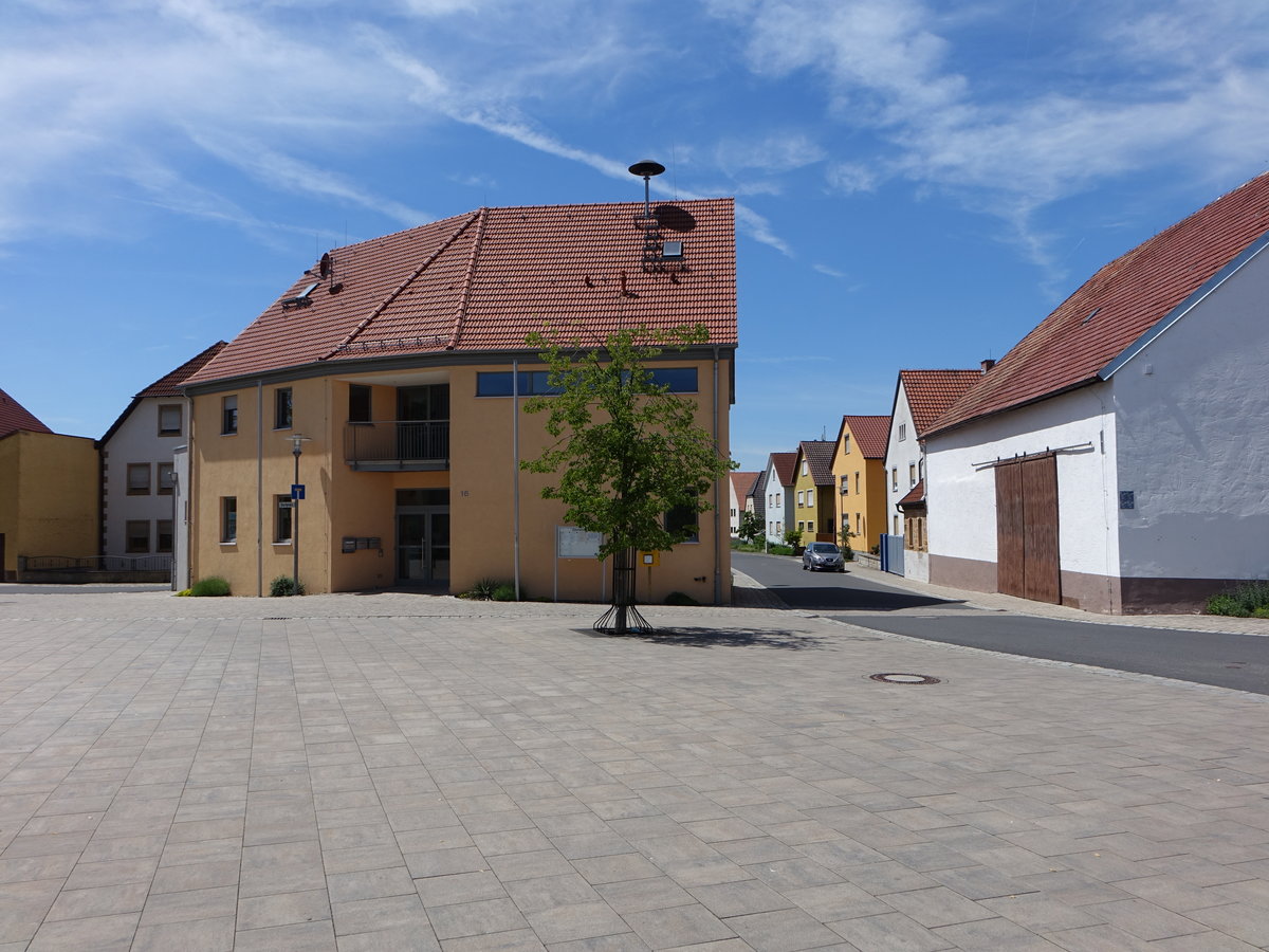 Alitzheim, Gemeindehaus am Marktplatz (28.05.2017)