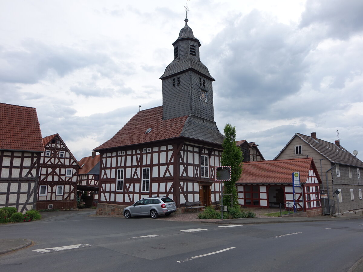 Allna, evangelische Fachwerkkirche, erbaut bis 1782 (16.05.2022)
