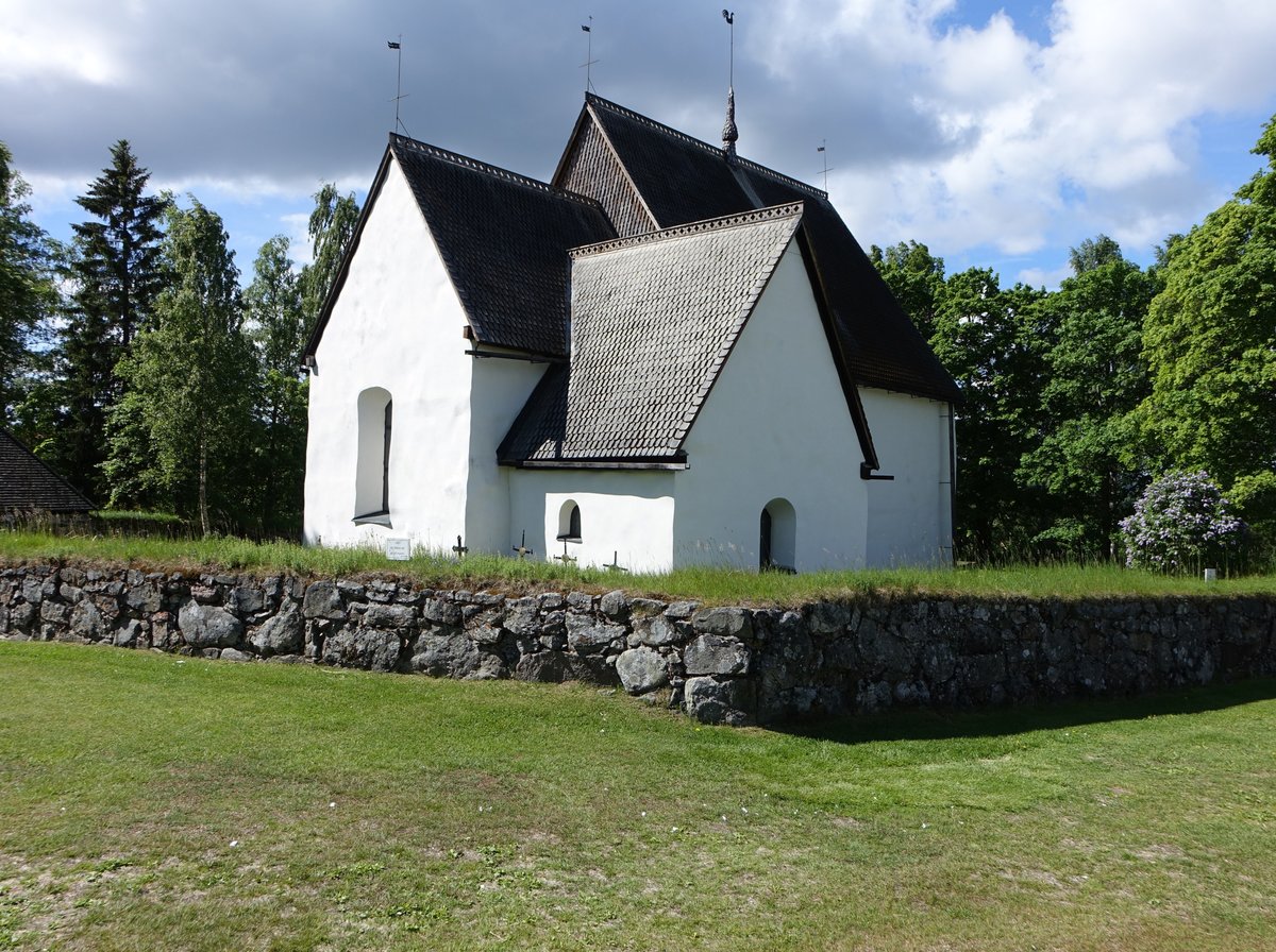 Alnn, alte Ev. Kirche, erbaut im 13. Jahrhundert (20.06.2017)