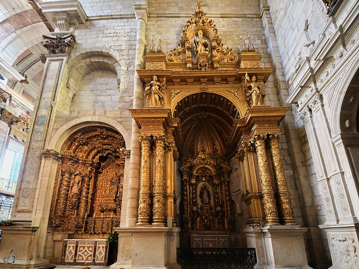 Altare in die Kathedrale von Porto (S do Porto). (Januar 2017)
