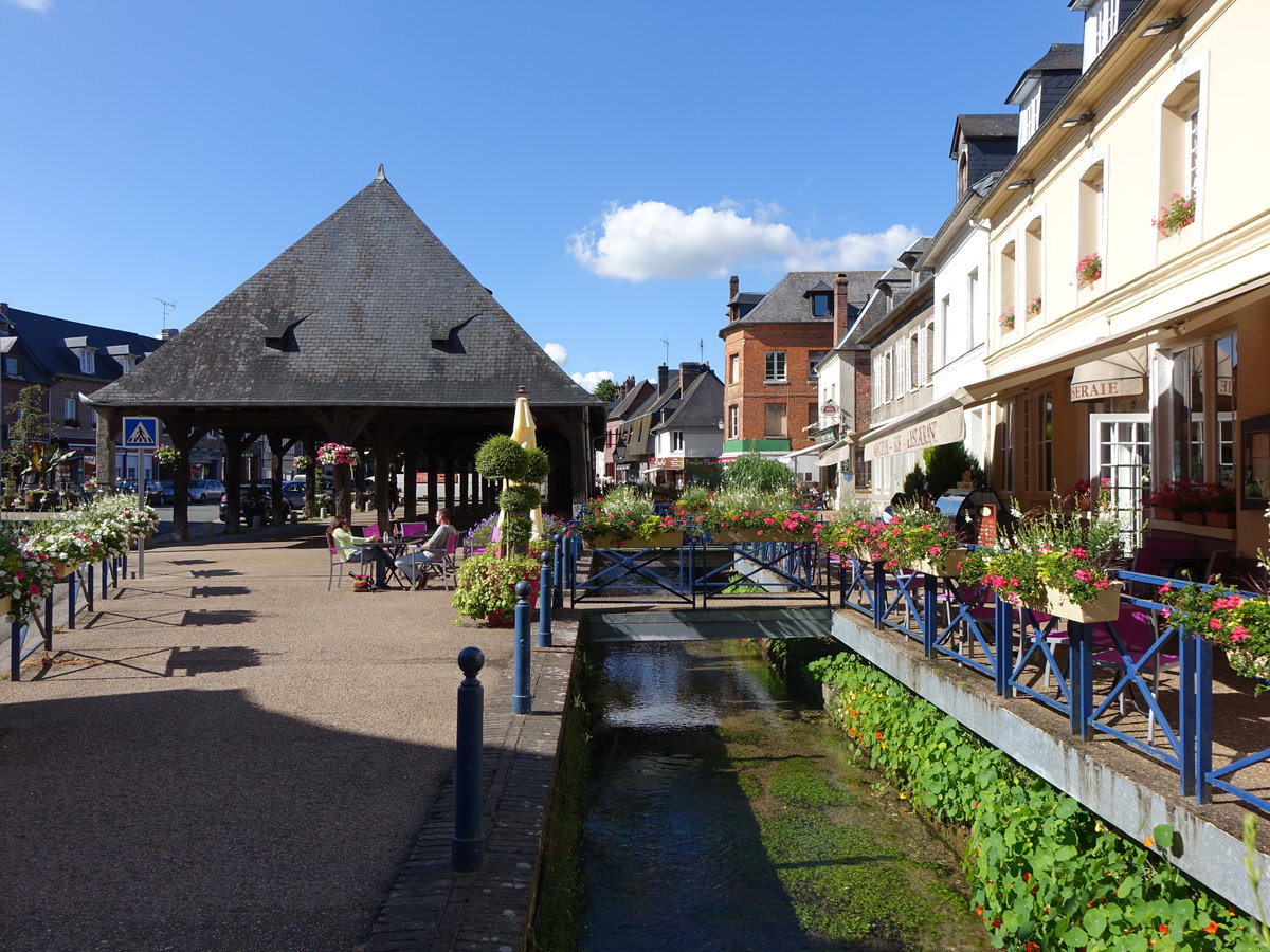 Alte Markthalle in Cleres (14.07.2016)