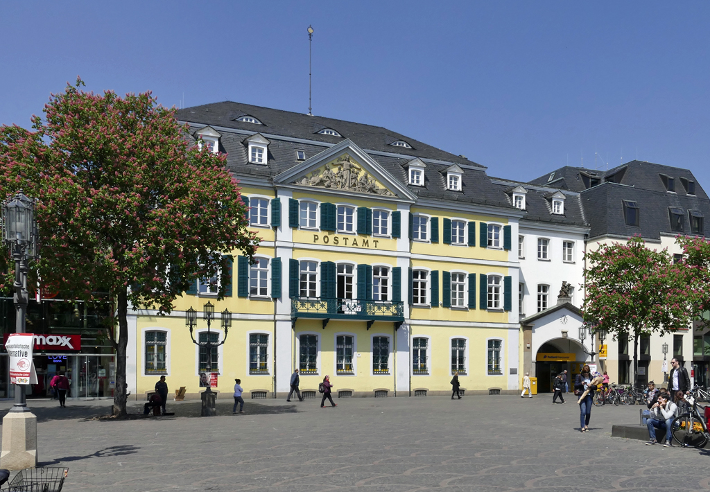  Alte Post  am Münsterplatz in Bonn - 10.05.2017