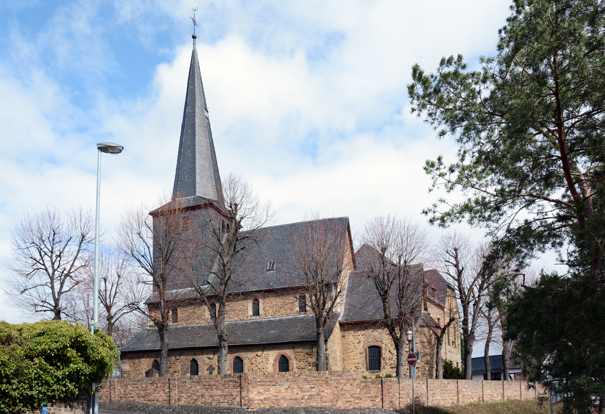 Alte St. Petrus und Paulus-Kirche in Odendorf - 01.04.2015