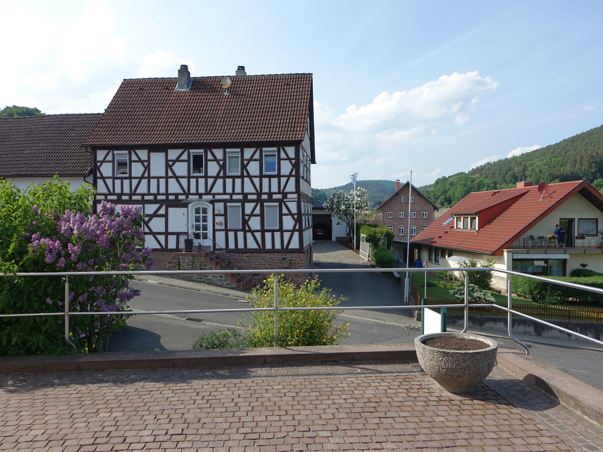 Altenbuch, Fachwerkhaus aus dem 18. Jahrhundert in der Kirchstrae (12.05.2018)