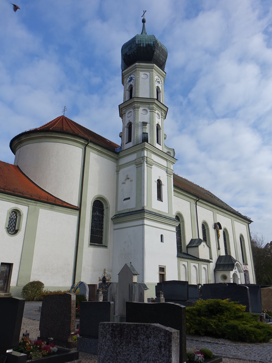 Altenbuch, kath. Pfarrkirche St. Rupert, Saalbau mit Sdturm, erbaut 1765 (13.11.2016)