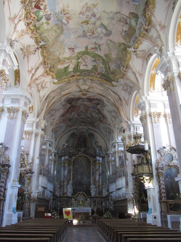 Altenmarkt a. d. Alz, barockes Langhaus der Klosterkirche St. Margarethen (21.07.2013)