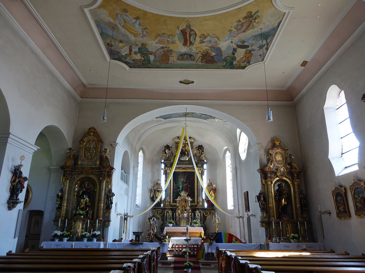 Altenthann, Innenraum der Pfarrkirche St. Nikolaus, Hochaltar von Josef Wittmann von 1910, Seitenaltre von 1830 (02.06.2017)