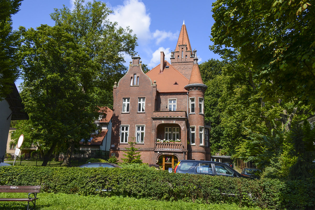 Altes deutsches Haus im Jschkental (Jaskowa Molina) om Danziger Ortsteil Langfuhr (Wrzeszcz). Aufnahme: 14. August 2019.