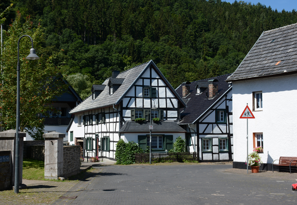 Altes gepflegtes Fachwerkhaus in Olef (Stadt Schleiden) - 07.08.2016