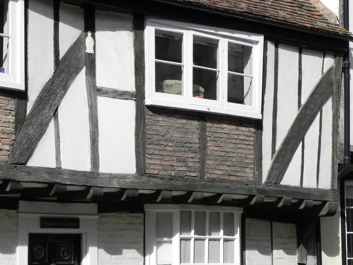 Altes Haus aus Fachwerk in Sandwich in der Grafschaft Kent in England am 17.09.2012. Der Ort Sandwich hat lediglich 5000 Einwohner, war aber zur Zeit der Angelsachsen, Anfang des 9. Jahrhunderts ein bedeutender Hafen.