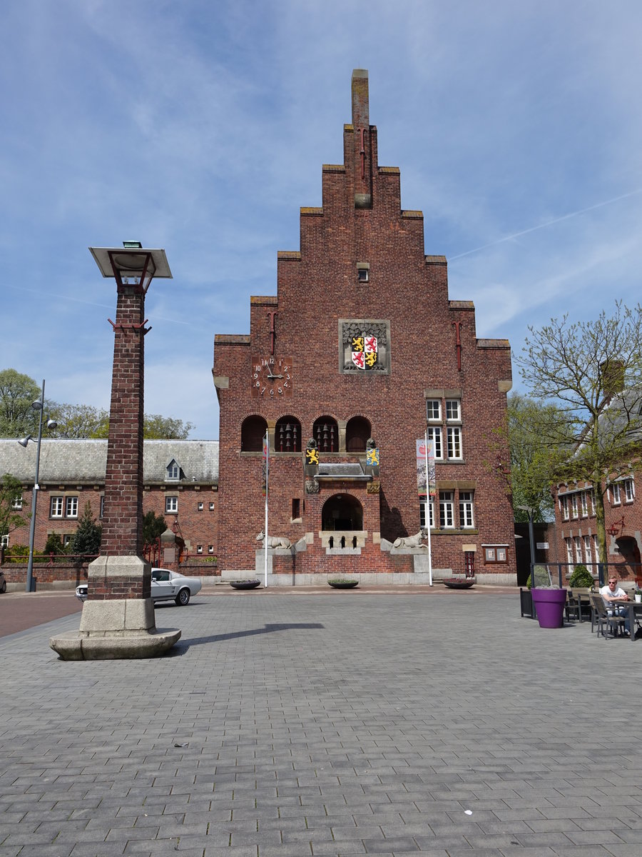 Altes Rathaus am Markt von Waalwijk (06.05.2016)