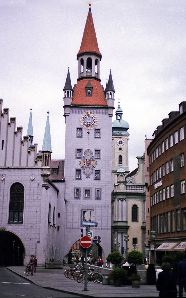 Altes Rathaus in Mnchen. Aufnahme: August 1984 (digitalisiertes negativfoto).