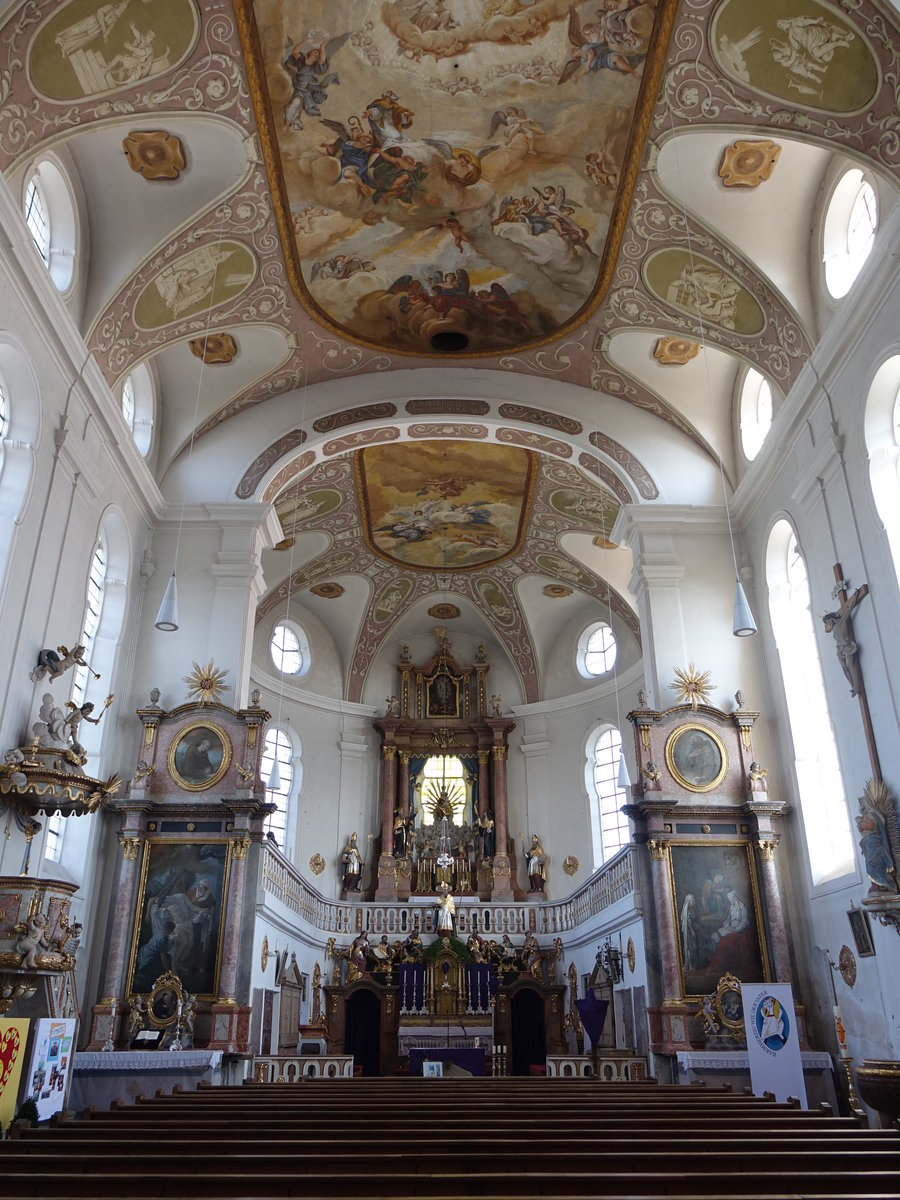 Altfraunhofen, Rokoo Innenraum der St. Nikolaus Kirche, Stuck von Franz Xaver Feichtmayr, Figuren von Johann Nepomuk Wanner, Chorgesthl von Johann Stcher, Fresken von Andreas Seidl (20.03.2016)